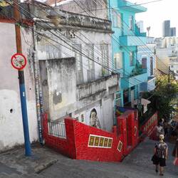 Und alte Gebäude drum herum