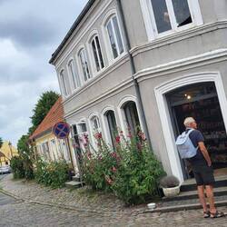 und gestern bei trocken durch Örtchen schlendern