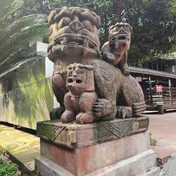 Avec son bestiaire...