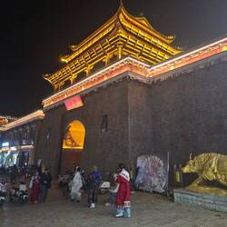 Une des portes de la vieille ville!