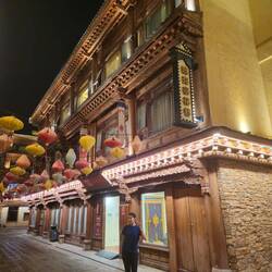 Des qu'on s'éloigne de la grande rue, il n'y a plus grand monde!