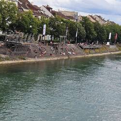 Badende im Rhein