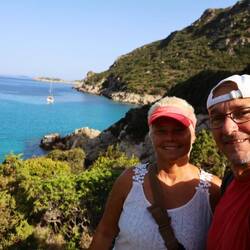 Hinter uns unser Bootchen