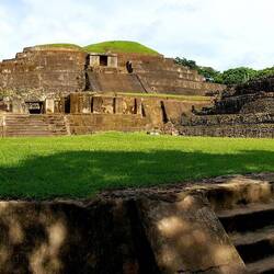 Another panoramic view of Tazumal.