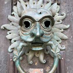 The door knocker to enter the cathedral