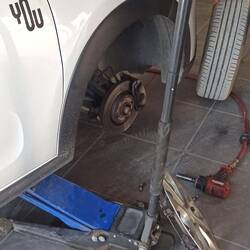 Nach 10min war der Wagen (für 5€) wieder fahrbereit.