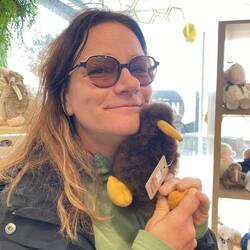 Doreen und die Kiwis...während die Mädchen Souvenirs kaufen...