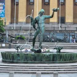 Poseidon mit Brunnenbecken