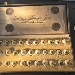 Musterkarten für 30 Schalenaugen