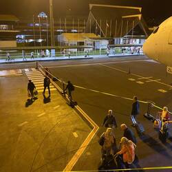 Entspanntes aussteigen und zu Fuß zum Terminal gehen