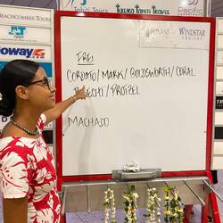 Und natürlich den Blüten-Ketten...