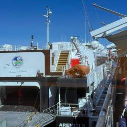 Wir dürfen an Bord gehen.