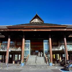 Das Hafengebäude für die Fähren auf Tahiti.
