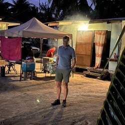 Von diesem Straßenverkauf haben wir uns auch einmal Abendessen geholt.