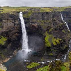 Vorne Háifoss, hinten Grannifoss