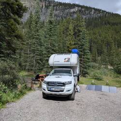 Camp mit Feuerholz