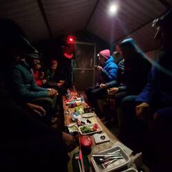 Frühstück um 0:30 Uhr. Bin etwas aufgeregt😅