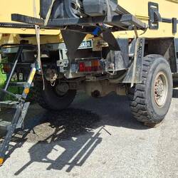...man beachte die Pfütze unterm Fahrzeug, das kam alles von innen