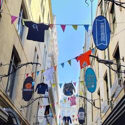 Noch eine breite Gasse