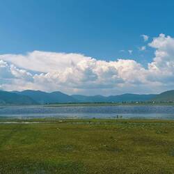 Le lac napahai (mention spéciale pour les nuages, qu'on adore ici!)