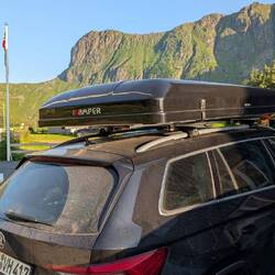 Das Zelt bleibt weiterhin zu. Wir schlafen in richtigen Betten