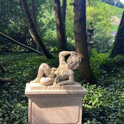 Im Park des Weinguts Von Othegraven