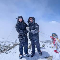 Mit der Lenin-Büste, oder wie Michi sagen würde, die Bürste