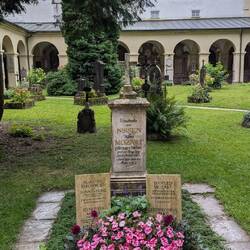Mozart's father and mother's grave