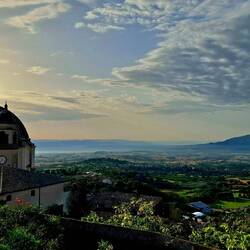 De basiliek van Montefiascone is van heinde en verre zichtbaar