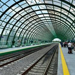 der Bahnhof beim Flughafen