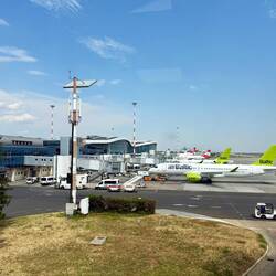 der Flughafen