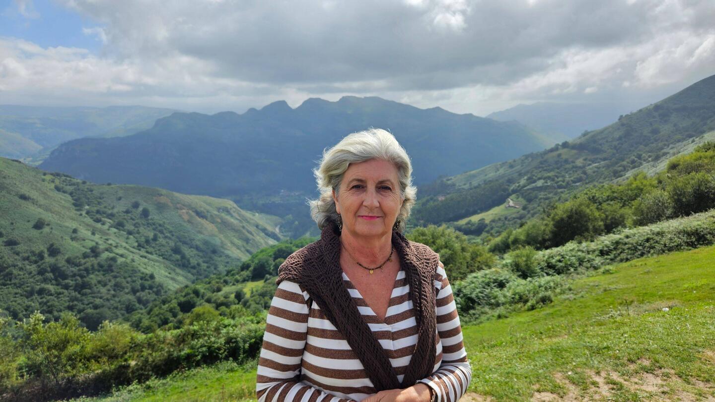 Al fondo los picos de europa