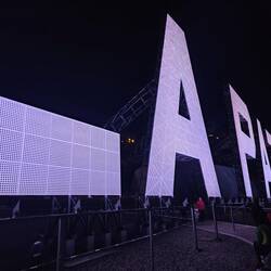 Schriftzug wie bei Hollywood