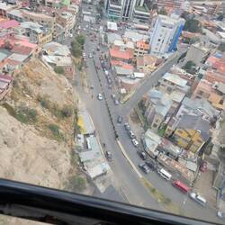 Die Warteschlange für Benzin. Eine der derzeitigen Krisen in Bolivien