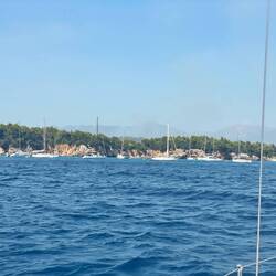 Unsere heutige Bucht- es gibt komischen Wind, an jeder Ecke anders...