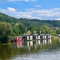 JoyLife Hausboote von Yachtcharter Holiday Tours