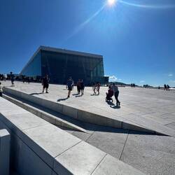 Le toit incliné de l'Opéra