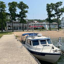 The Old Post Office Restaurant is behind C-Traveler.
