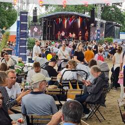 Kulturbereich mit Jazz! Moni flüchtet und fühlt sich wie ich gestern