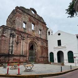 Erhaltene Kirchenmauern aus dem 14./15. Jahrhundert