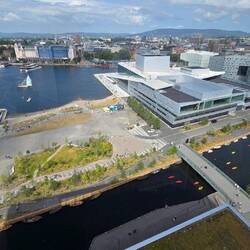 Opernvorplatz mit Stadtstrand. Nachher war der gut besucht!