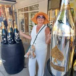 Endlich meine Größe gefunden 🍾