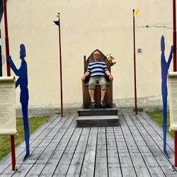 Ute wollte mich auf den Thron setzen.