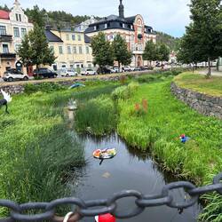 Kunst im Burggraben des mittelalterlichen Södertköpings.