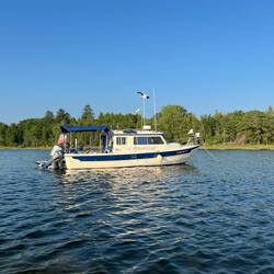 Just another shot of C-Traveler. Weborg Point is right at the left edge of the photo.