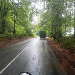 Trotz Regen macht es Spaß durch die Wälder zu fahren