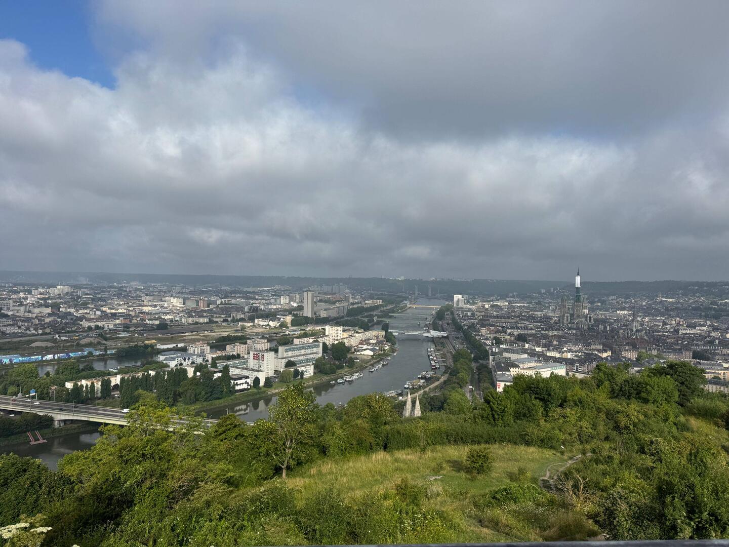 Blick über Rouen - hier gab es früher 100 Kirchen