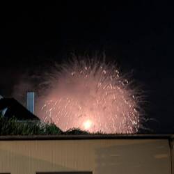 Unerwartetes Feuerwerk, nicht die Nachbarn