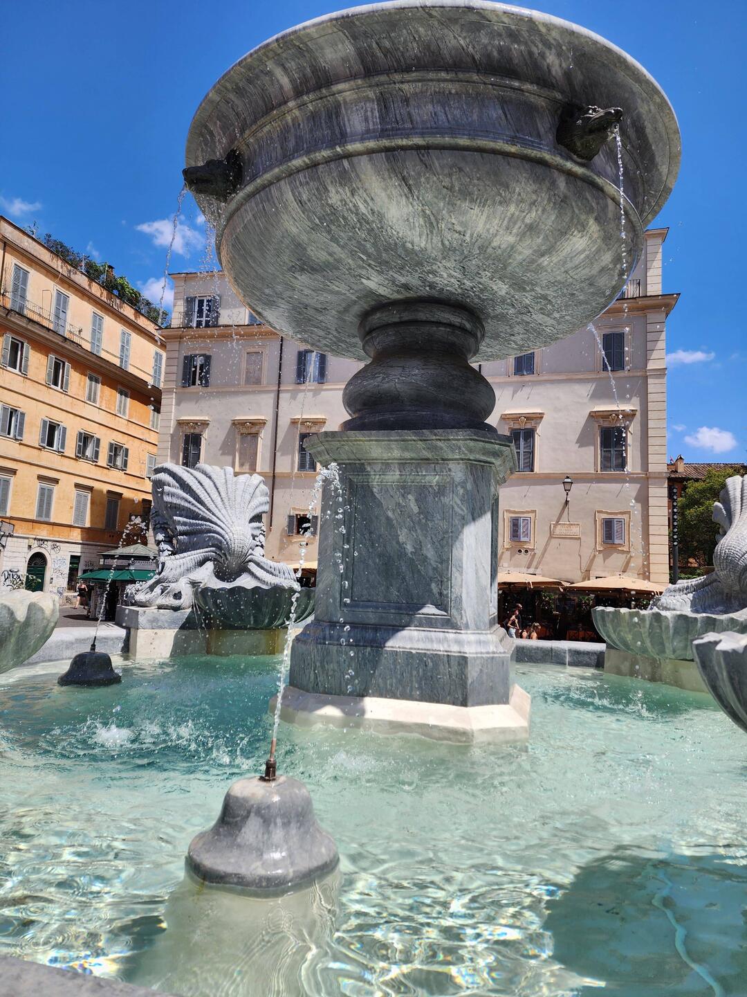 Travestere Fountain