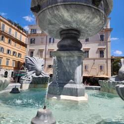 Travestere Fountain